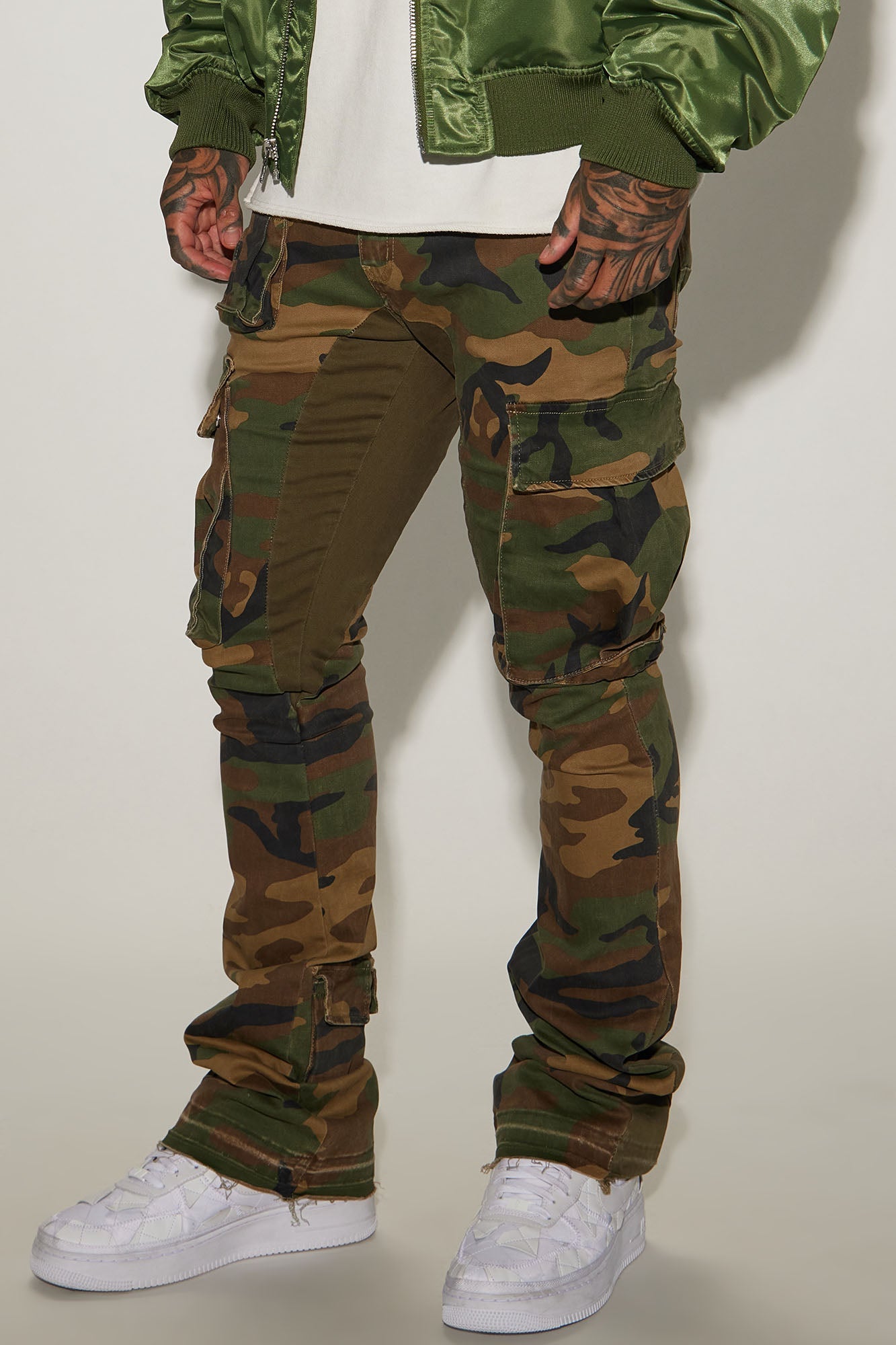 https://cdn.shopify.com/s/files/1/0293/9277/files/10-21-23Studio7_KJ_DJ_13-57-10_58_GFN274_Camouflage_21440_DG.jpg?v=1698950852